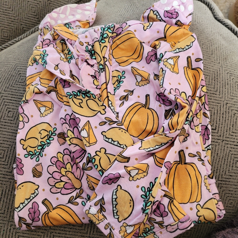 Nwt Bums and roses Pumpkin and Pie Print Pajama Set
